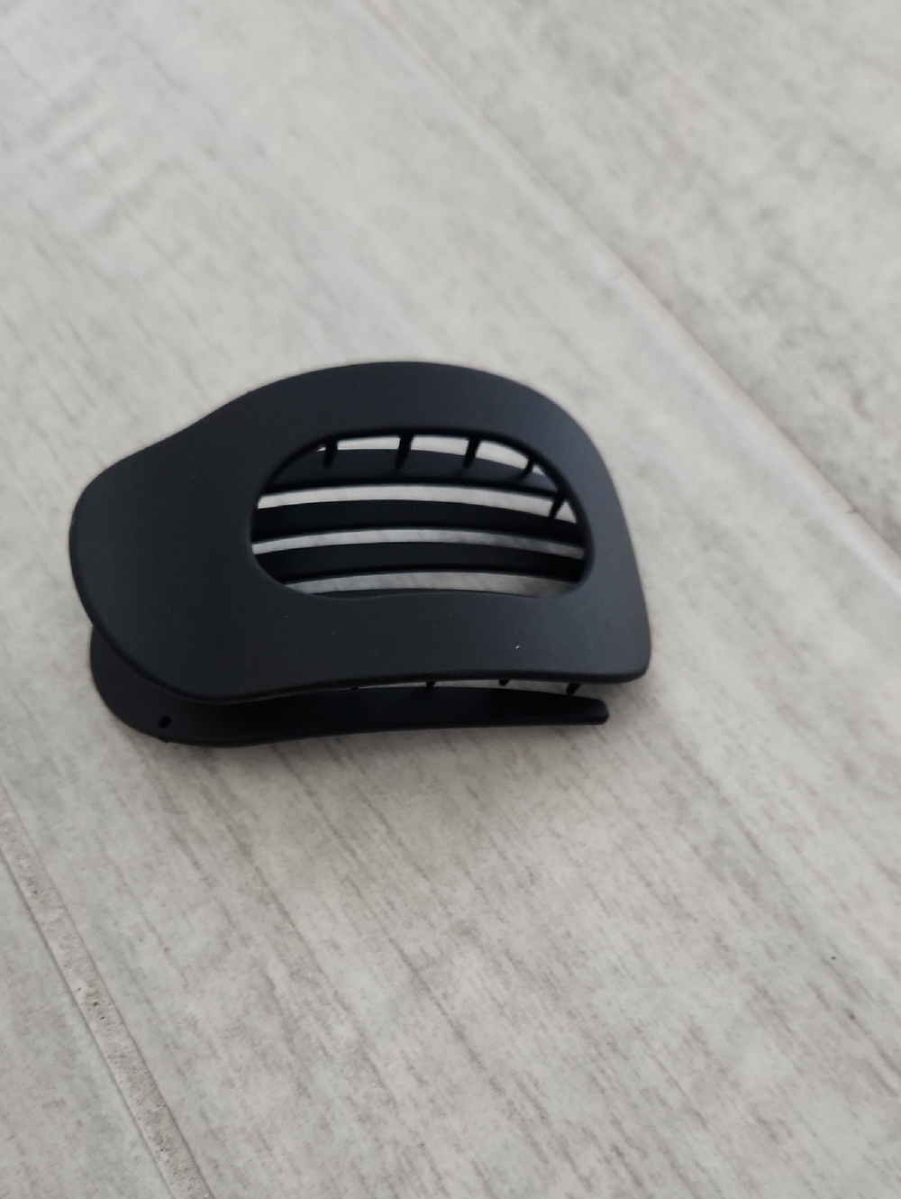 🌴🐻 Black Hair Clip - Sleek Matte Finish